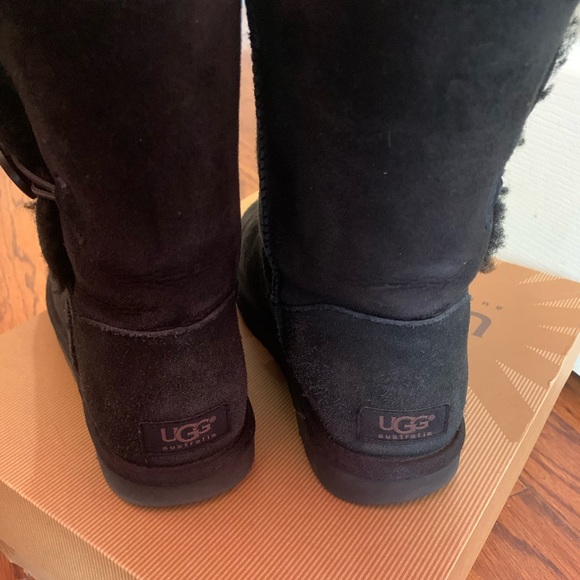 Bailey Button Uggs - Picture 3 of 5